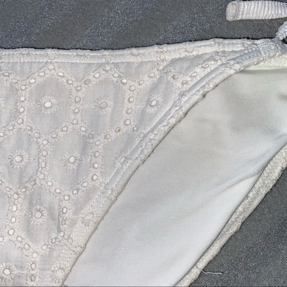 Topshop eyelet strapless bikini - Picture 3 of 3